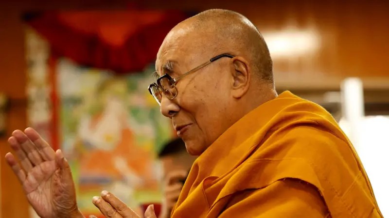 dalai-lama-shpreh-ngushellime-per-viktimat-e-permbytjeve