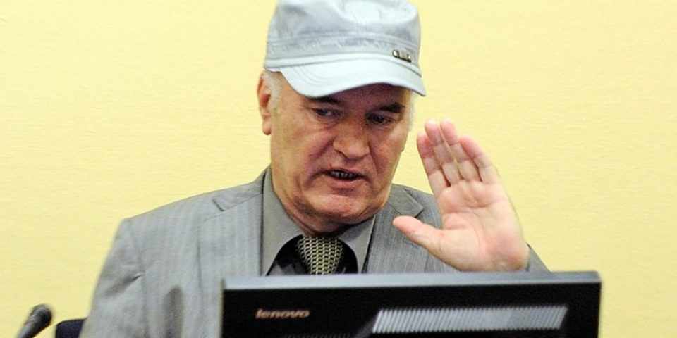 vdes-“kasapi-i-srebrenices”-ne-emer-te-kryqit-ortodoks