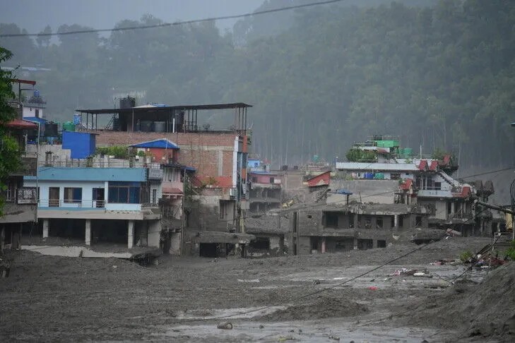 kryqi-i-kuq:-te-pakten-10.000-familje-humben-shtepite-nga-permbytjet-e-befasishme-“katastrofike”-ne-nepal
