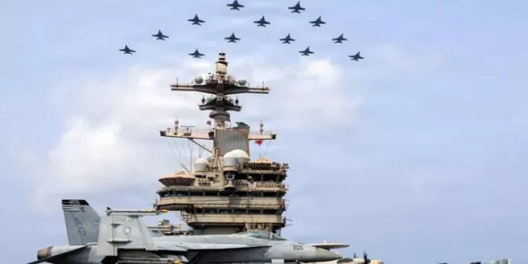 marina-amerikane-ka-mbaruar-parate:-marinaret-e-aeroplanmbajteseve-ne-gjirin-persik-pa-paga