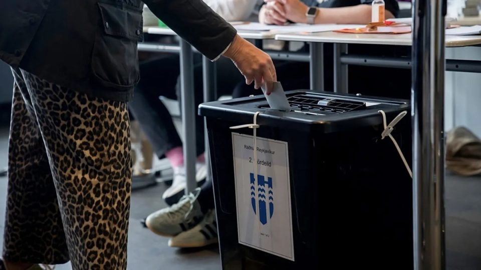 referendumi-ne-islande,-votohet-per-rihapjen-e-bisedimeve-per-anetaresim-ne-be