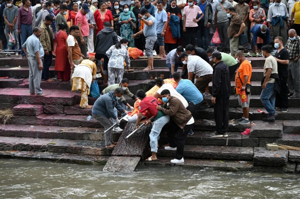 permbytjet-dhe-rreshqitjet-e-dheut-ne-nepal-e-kine,-bilanci-shkon-ne-682-viktima
