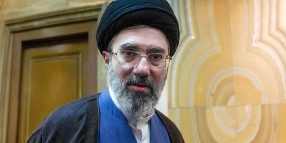mesazhi-i-ri-i-khameneit-per-vendet-e-gjirit:-njihni-armikun-e-vertete!