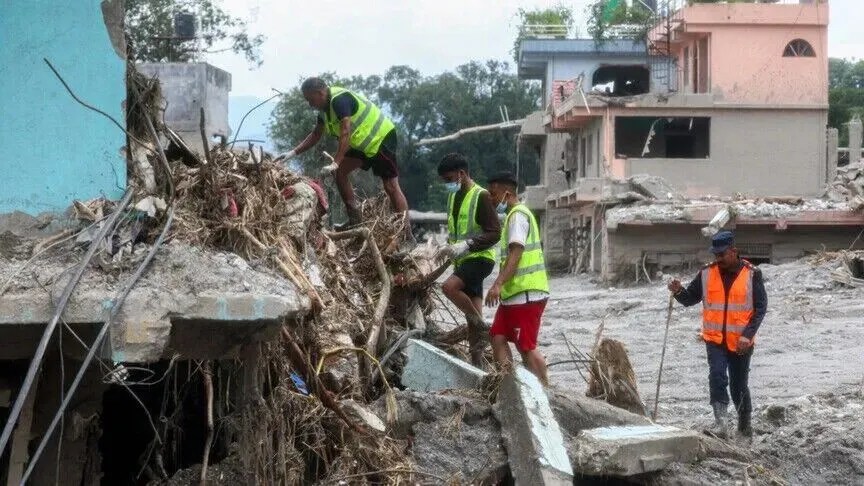 rritet-ne-750-numri-i-te-vdekurve-nga-permbytjet-dhe-rreshqitjet-e-tokes-ne-nepal-dhe-tibet,-mbi-3.000-mbeten-te-zhdukur