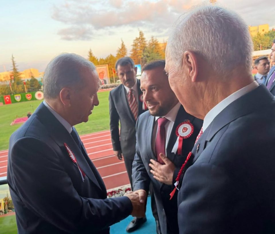 maqedonci-takon-presidentin-erdogan-ne-turqi,-pese-kadete-nga-kosova-diplomojne-ne-akademine-ushtarake