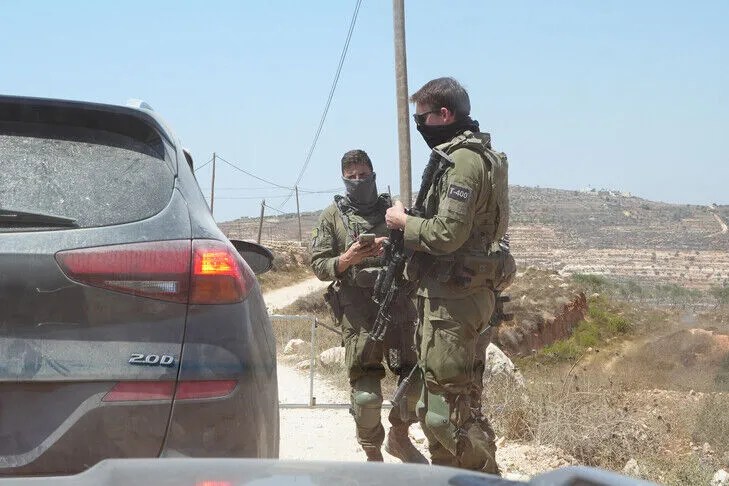 ushtria-izraelite-hap-zjarr-ndaj-nje-automjeti-palestinez-ne-nablus,-ne-bregun-perendimor-te-pushtuar