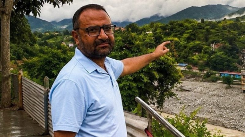 hero-mes-katastrofes-ne-nepal,-mesuesi-shpeton-1,643-nxenes-pak-para-se-permbytja-te-shkaterronte-shkollen