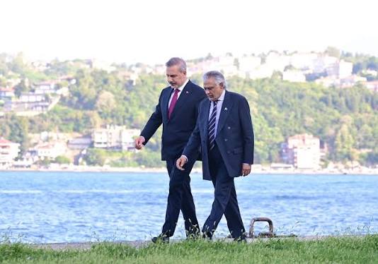 zyrtaret-turq-dhe-pakistaneze-udhetojne-drejt-bishkekut-pas-bisedimeve-per-mbrojtjen-e-mekes-ne-stamboll