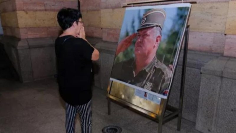 komisionerja-marta-kos:-lavderimi-i-ratko-mlladic-nuk-ka-vend-as-ne-be-as-ne-vendet-qe-synojne-anetaresimin!