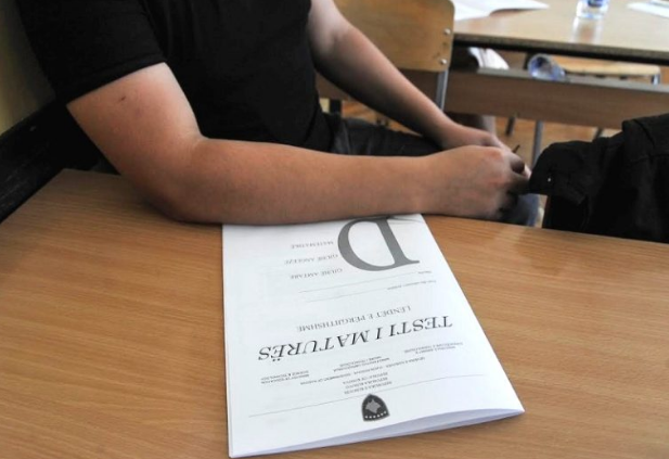 testi-i-matures:-vetem-pak-me-shume-se-gjysma-e-kandidateve-e-kaluan-–