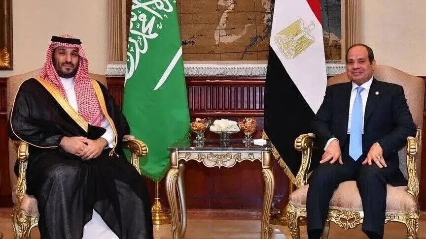 presidenti-egjiptian-dhe-princi-saudit-i-kurores-theksojne-nevojen-per-uljen-e-tensioneve-rajonale