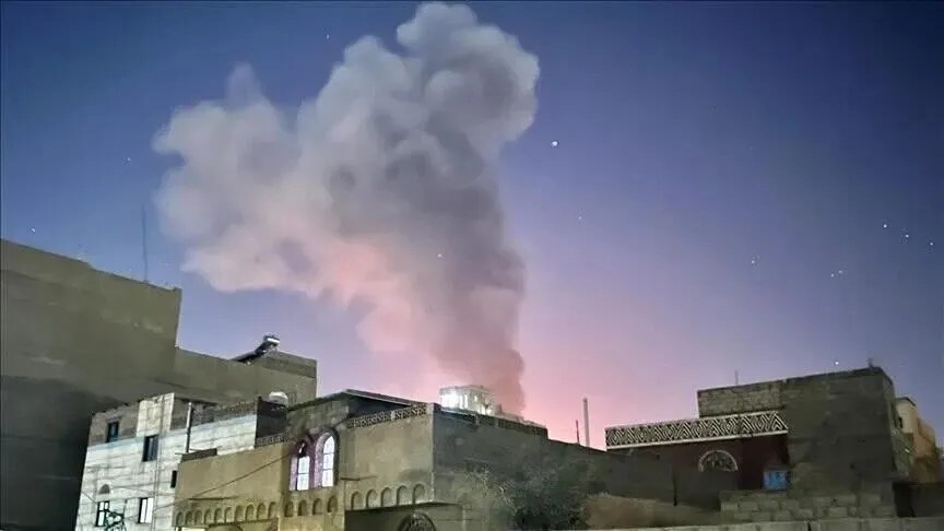 avionet-luftarake-jemenas-sulmojne-pozicionet-e-huthive-ne-taiz-per-here-te-pare-qe-nga-pershkallezimi-i-korrikut