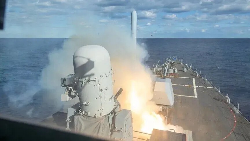 ushtria-amerikane-thote-se-ka-shkaterruar-tre-tankere-iraniane-te-naftes-pas-sulmeve-me-raketa