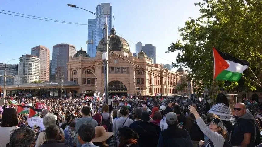 protesta-ne-australi,-kerkohet-debimi-i-ambasadorit-izraelit-pas-vrasjes-se-punonjeses-se-ndihmes-ne-gaza