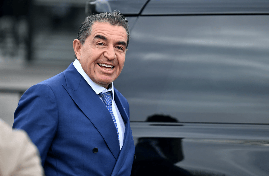 i-derguari-i-trump-it-ne-tirane,-mes-shtetit-bektashi-dhe-dosjeve-epstein