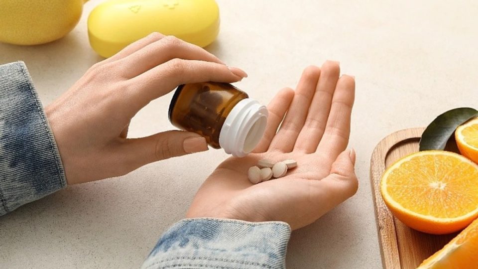 marrja-e-tepert-e-vitamines-c-mund-te-shkaktoje-probleme-serioze-shendetesore,-kushtojini-vemendje-ketyre-simptomave