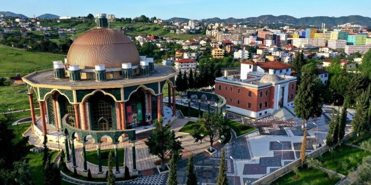 nje-ze-potent-i-muslimaneve-ne-shqiperi,-leter-be-se-per-shtetin-bektashi