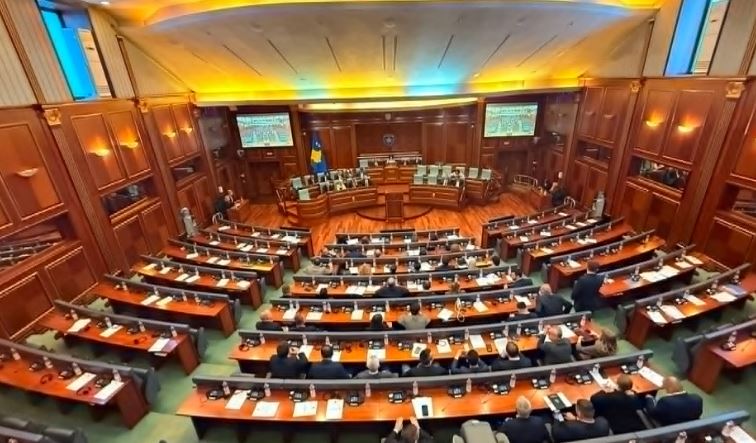 sot-vazhdon-seanca-per-konstituimin-e-kuvendit-ne-kosove,-emrat-qe-pritet-te-propozohen-per-kryetare-dhe-nenkryetare