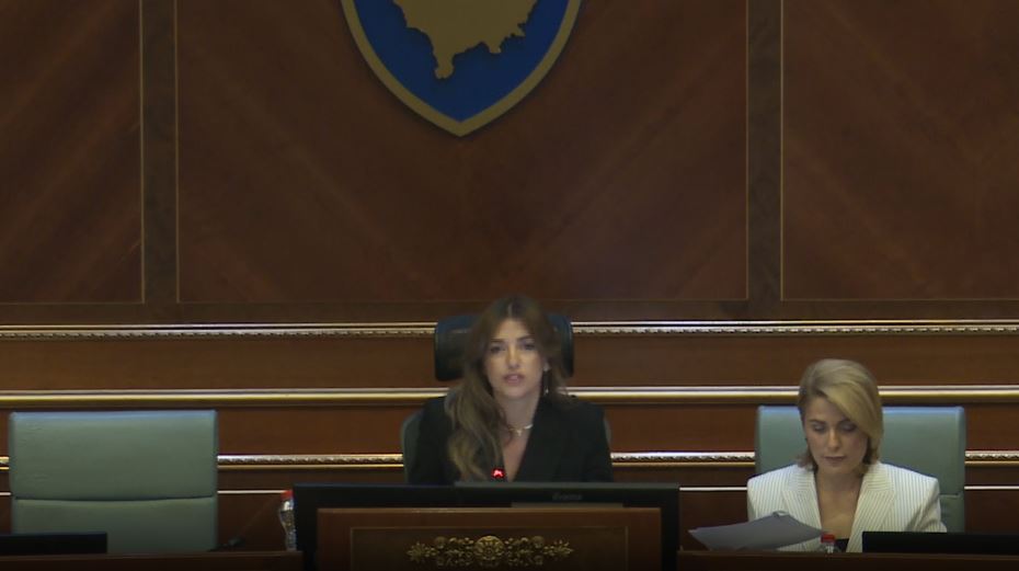 me-62-vota-pro-dhe-16-kunder,-albulena-haxhiu-zgjidhet-kryetare-e-kuvendit-te-kosoves:-ju-falenderoj-per-mbeshtetjen!