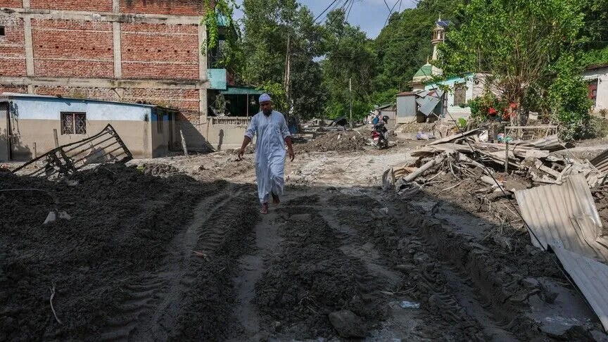 rritet-ne-1410-numri-i-viktimave-nga-permbytjet-ne-kufirin-nepal-kine,-mbi-5.650-mbeten-te-zhdukur