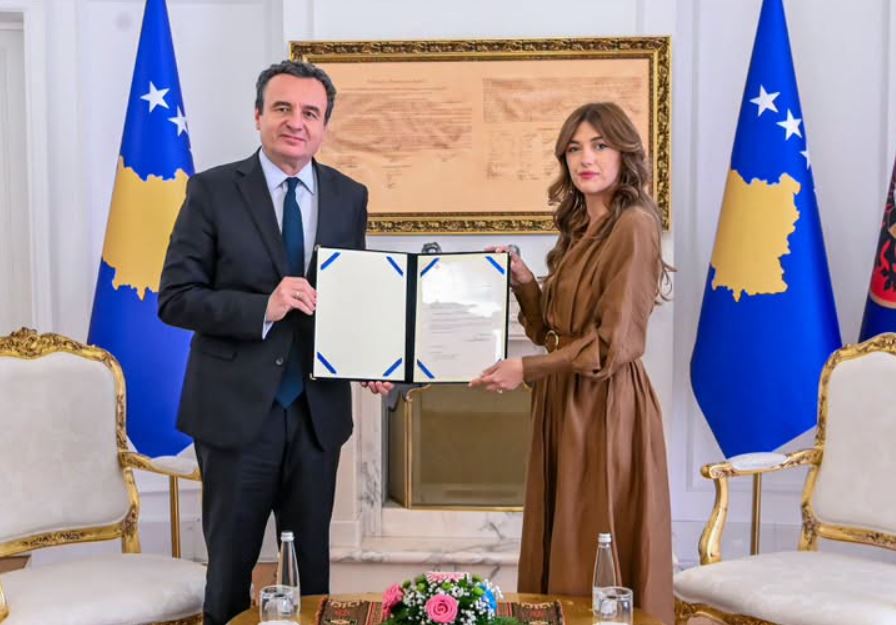 kosove-–-pas-konstituimit-te-kuvendit,-albin-kurti-mandatohet-per-formimin-e-qeverise-se-re