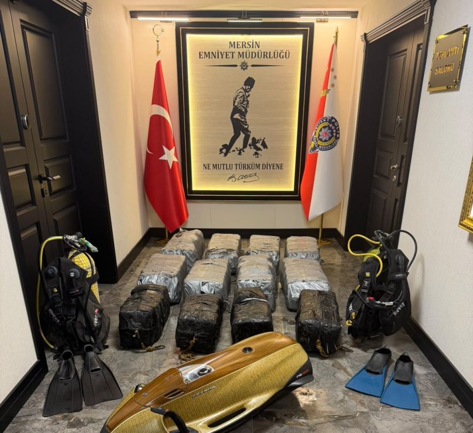goditet-rrjeti-i-droges-ne-turqi,-sekuestrohen-350-kg-kokaine-te-ardhur-me-anije-nga-brazili!-9-persona-ne-pranga