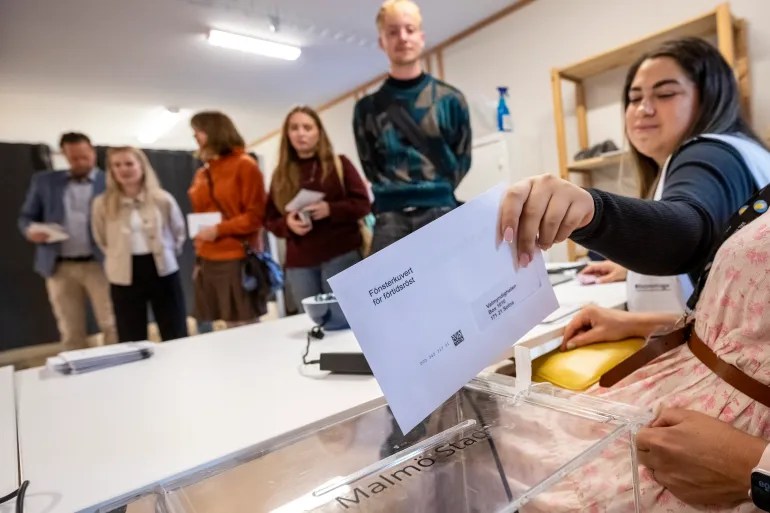 zgjedhjet-parlamentare-ne-suedi/-sondazhet:-e-majta-kryeson-me-51%!-ekstremi-i-djathte-peson-renie