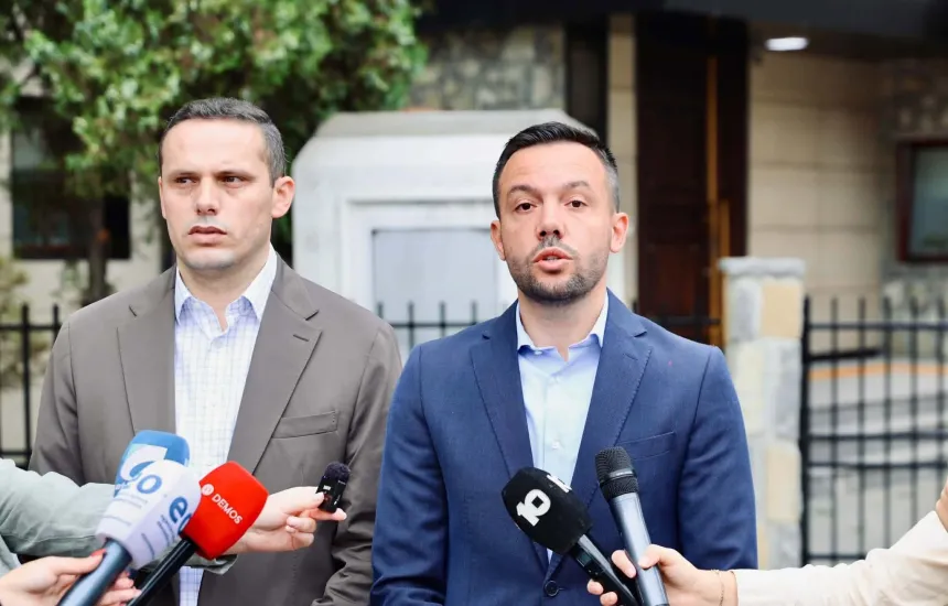 vijon-kriza-politike-ne-kosove/-pdk-ja-con-ne-kushtetuese-edhe-formimin-e-qeverise
