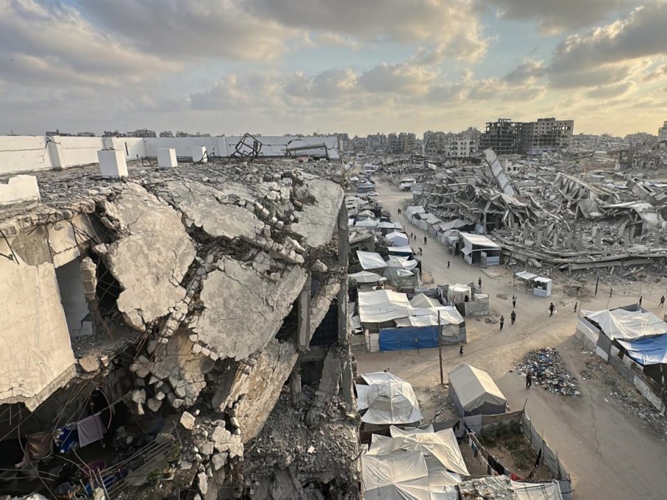 gjashte-palestineze-te-vrare-dhe-dhjetera-te-zhdukur-pas-shembjes-se-nje-ndertese-ne-gaza