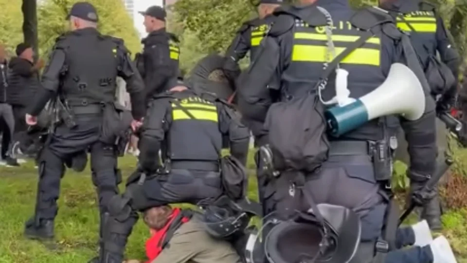 denimi-i-ish-krereve-te-uck/-ne-hage-pershkallezohen-tensionet,-protestuesit-perleshen-me-policine.-disa-te-arrestuar