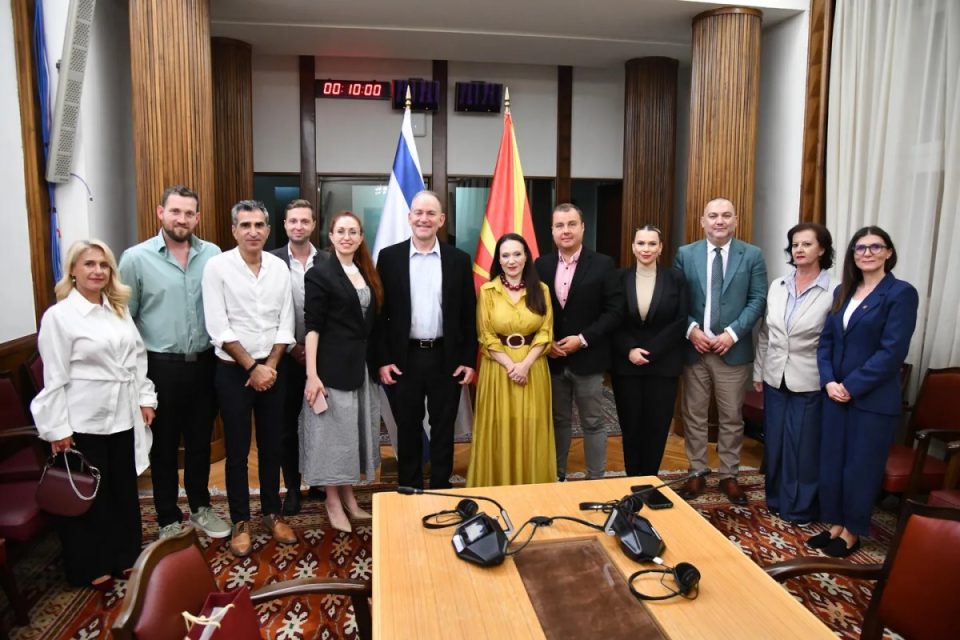 delegacioni-izraelit-viziton-kuvendin-e-maqedonise-se-veriut,-ne-fokus-thellimi-i-bashkepunimit