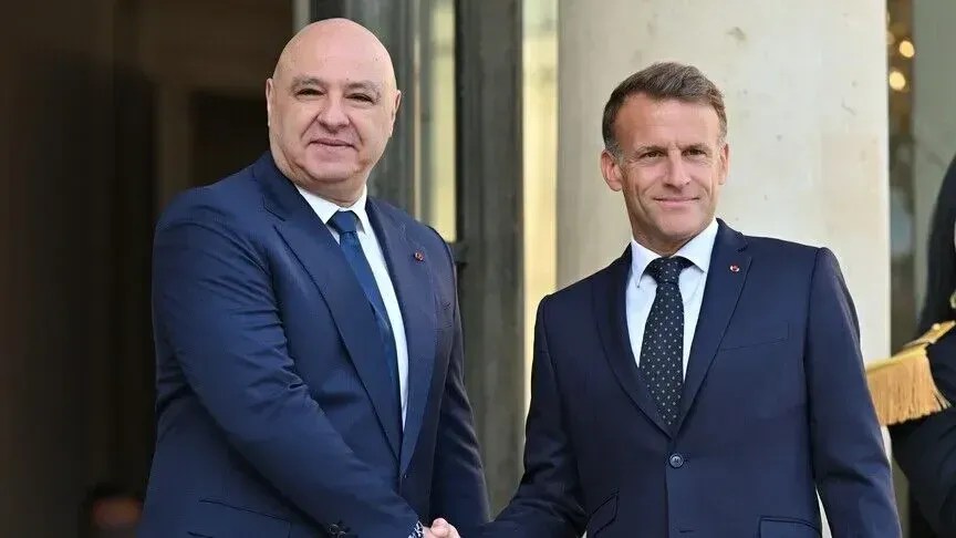 presidenti-libanez-dhe-ai-francez-diskutojne-per-ndalimin-e-sulmeve-izraelite-dhe-bisedimet-trepaleshe