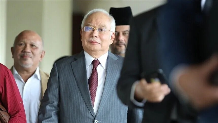 mbreti-i-malajzise-liron-me-kusht-ish-kryeministrit-najib-razak-ne-arrest-shtepiak