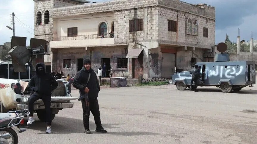 siria:-11-ushtare-humben-jeten-ne-shperthimin-e-se-premtes-ne-objektin-ushtarak-ne-deir-ez-zor