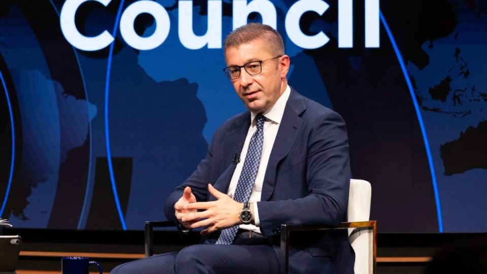 mickoski:-ceshtja-e-bullgarise-eshte-e-pashmangshme,-por-nuk-nxitojme