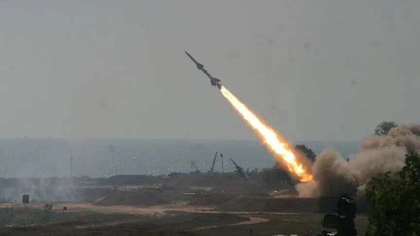 koreja-e-veriut-dyshohet-se-leshoi-rakete-balistike-drejt-bregut-lindor
