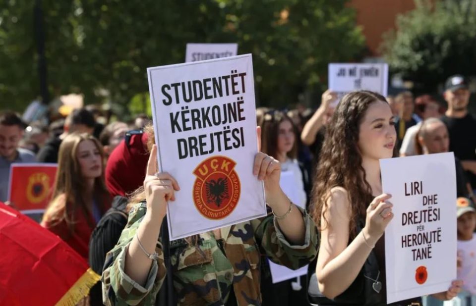81-vite-burg-per-4-ish-kreret-e-uck-se/-sot-studentet-proteste-ne-prishtine:-drejtesi-per-heronjte!