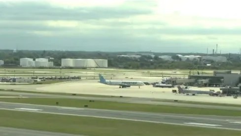 demtohet-kabllo,-ndalohen-fluturimet-dhe-shkaktohen-vonesa-ne-disa-aeroporte-te-medha-ne-shba