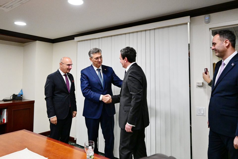 kurti-takon-plenkovicin:-aktgjykimi-i-dhomave-te-specializuara-eshte-i-pasakte,-i-padrejte-dhe-i-rende-–