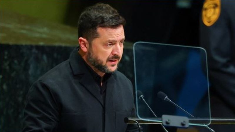 zelensky-flet-ne-okb:-moska-ka-pesuar-humbje-poshteruese!-vetem-nje-njeri-deshiron-lufte-ne-ukraine