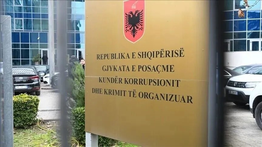 mbetet-ne-fuqi-masa-“arrest-ne-shtepi”-ndaj-ish-shefes-se-sherbimit-informativ-te-shqiperise,-vlora-hyseni