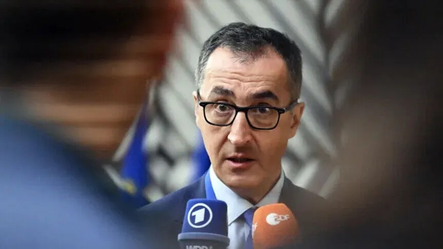 kryeministri-i-gjelber-gjerman-cem-ozdemir-kritikohet-per-krahasimin-e-partise-se-majte-me-afd-ne
