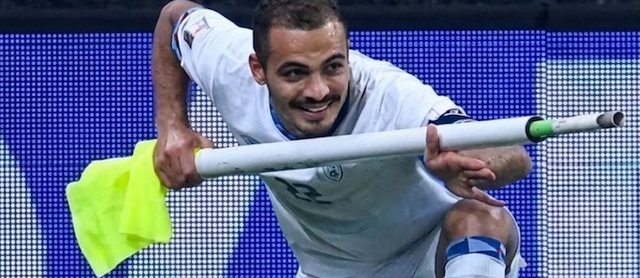 provokimi-me-“pushke”-ne-fushe:-futbollisti-izraelit-ndeshkohet-me-karton-te-kuq
