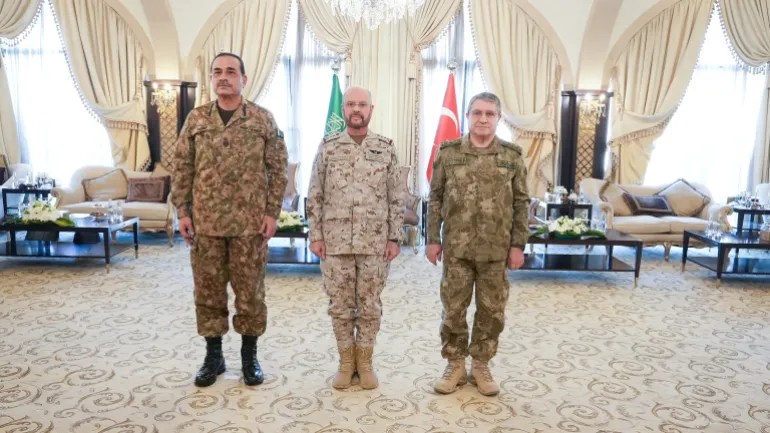 vendet-e-paktit-te-mekes-riafirmojne-mbrojtjen-e-perbashket-te-arabise-saudite