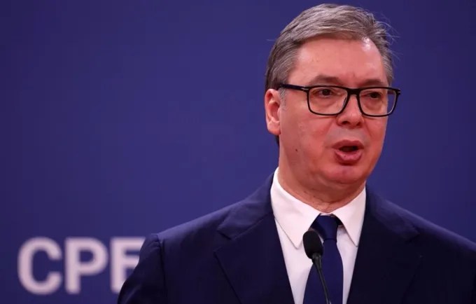 vuciqi-bisedon-me-putinin,-i-tregon-se-do-te-jape-doreheqje-neser