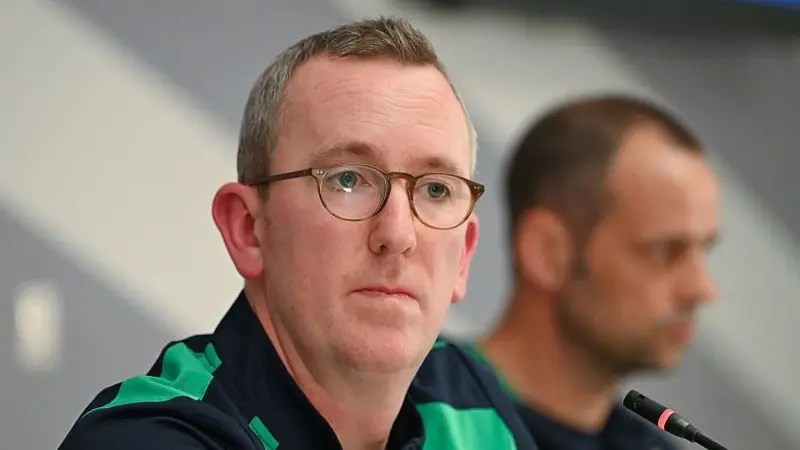 irlanda-do-te-mbaje-shirita-te-zinj-ne-ndeshjen-kunder-izraelit