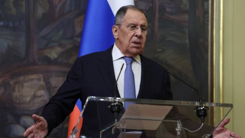rusia-le-te-hapur-transferimin-e-s-400-nga-turqia,-lavrov:-vendi-marres-duhet-te-jete-mik-i-moskes