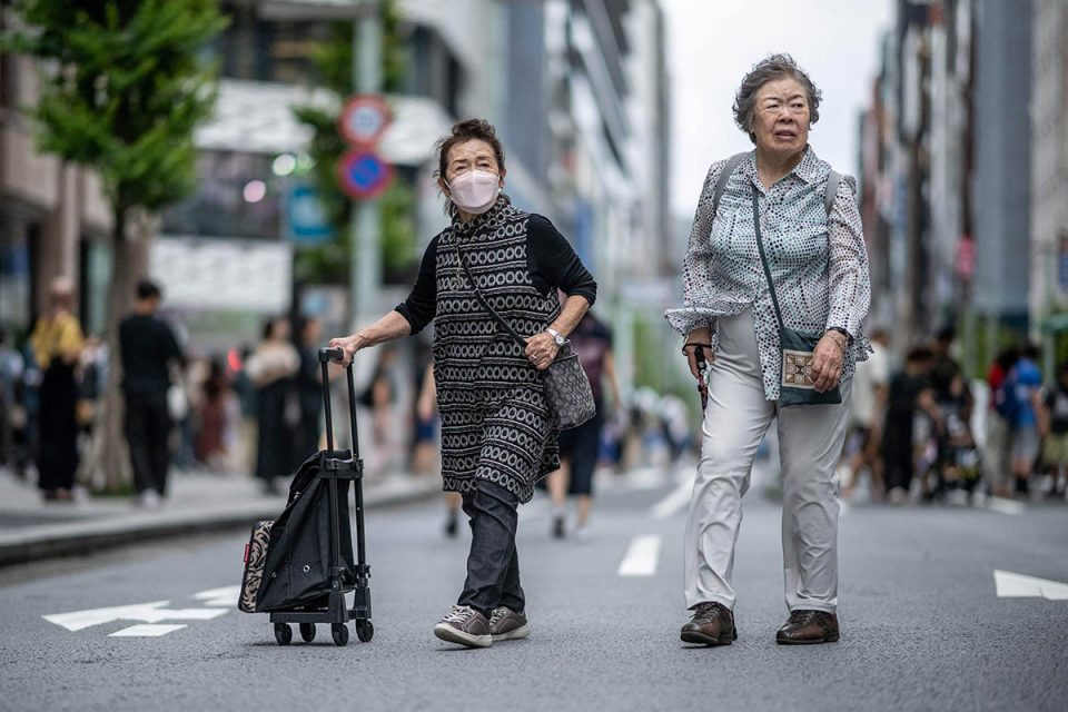 japoni,-popullsia-e-moshuar-arrin-rekord-historik