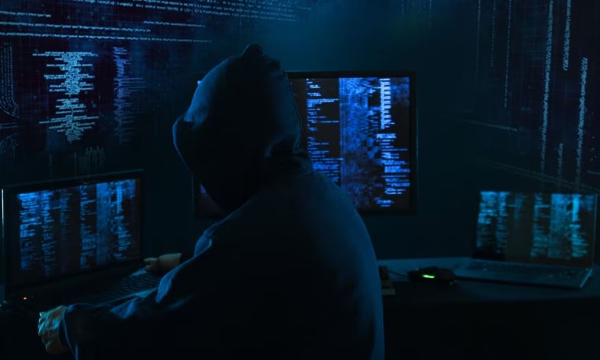 drejtonin-tregun-e-identiteteve-te-vjedhura,-si-i-kapi-fbi-ja-dy-vellezerit-nga-kosova