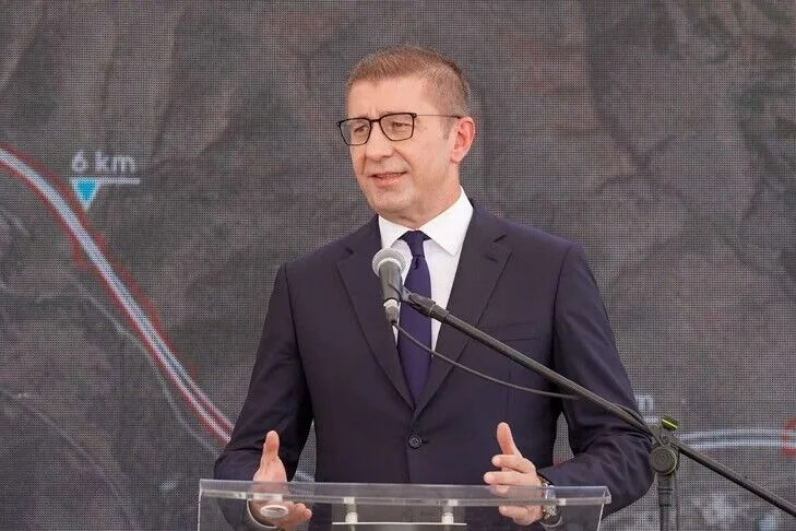 mickoski:-me-von-der-leyen-do-te-diskutojme-per-zgjerimin-e-be-se-dhe-negociatat-me-bullgarine